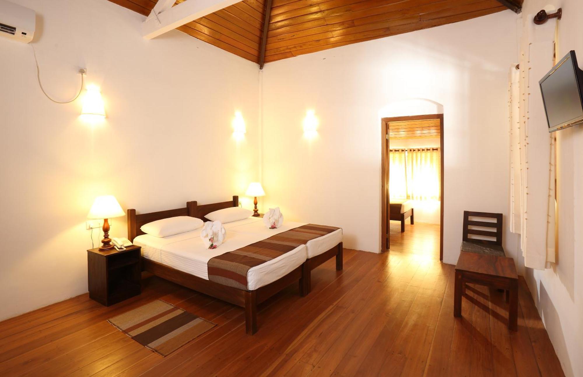 The Sanctuary At Tissawewa Hotel Anuradhapura Exterior photo